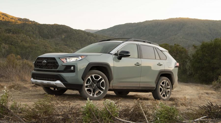  Toyota RAV4 Adventure 2018 года  (NA) (фото 37 из 196)